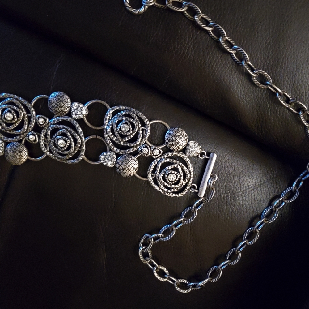 Beautiful Rose like Pattern Chain Belt - Picture 2 of 3